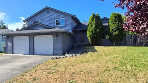 73 NW Roeder Dr, Oak Harbor, WA 98277
