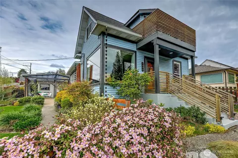 2004 E 15th St, Bremerton, WA 98310