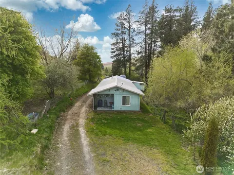 938 Patit Rd, Dayton, WA 99328