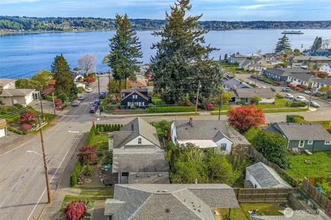 View/Area - 2718 E 11th St, Bremerton, WA 98310 photo 1 of 4