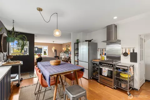 Kitchen - 2718 E 11th St, Bremerton, WA 98310 photo 4 of 4