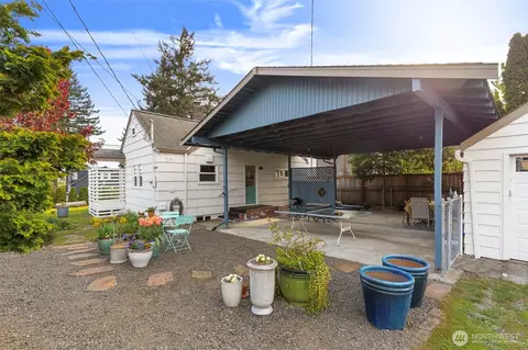 Exterior - 2718 E 11th St, Bremerton, WA 98310 photo 1 of 5