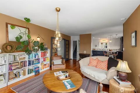 Living - 2718 E 11th St, Bremerton, WA 98310 photo 5 of 5