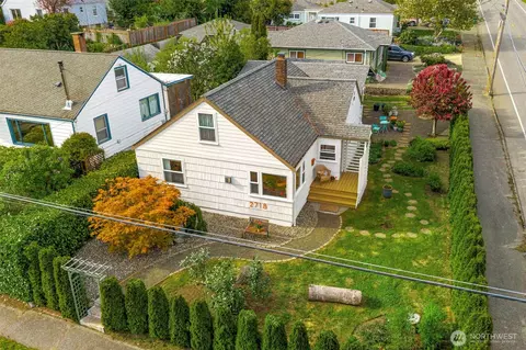 2718 E 11th St, Bremerton, WA 98310