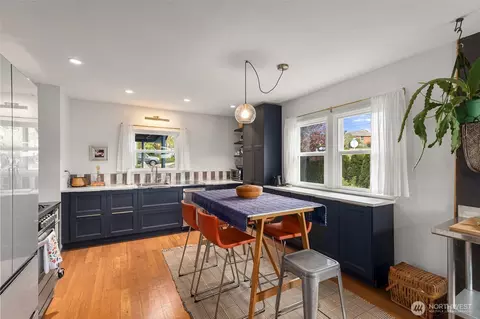Kitchen - 2718 E 11th St, Bremerton, WA 98310 photo 3 of 4