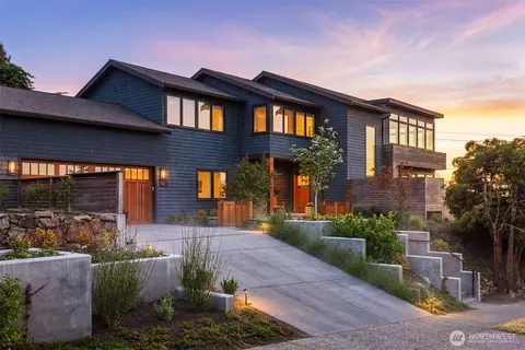 2506 W Halladay St, Seattle, WA 98199