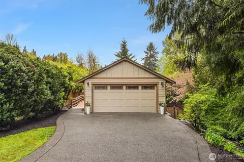 6240 NE 204th Pl, Kenmore, WA 98028
