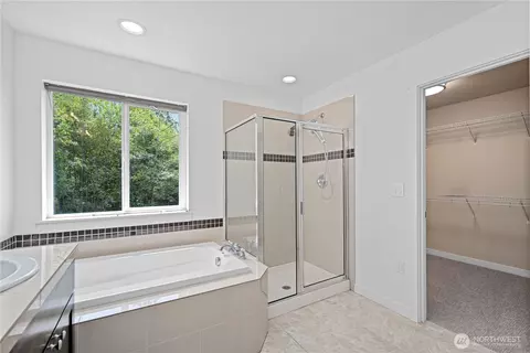 Bath - 18521 40th Ave SE, Bothell, WA 98012 photo 5 of 5