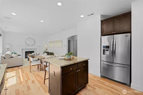 Kitchen - 18521 40th Ave SE, Bothell, WA 98012 photo 5 of 5