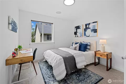 Bedroom - 18521 40th Ave SE, Bothell, WA 98012 photo 1 of 5