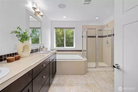 Bath - 18521 40th Ave SE, Bothell, WA 98012 photo 3 of 5