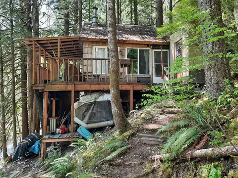 64011 E Cascade Dr, Marblemount, WA 98267