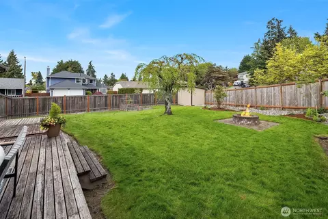 Exterior - 1928 237th St SE, Bothell, WA 98021 photo 5 of 9
