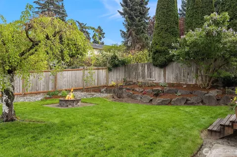 Exterior - 1928 237th St SE, Bothell, WA 98021 photo 6 of 9