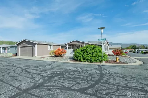 1706 Twin Peaks Dr #83, Wenatchee, WA 98801