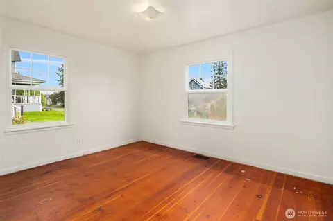 Bedroom - 2230 Oakes Ave, Everett, WA 98201 photo 2 of 3