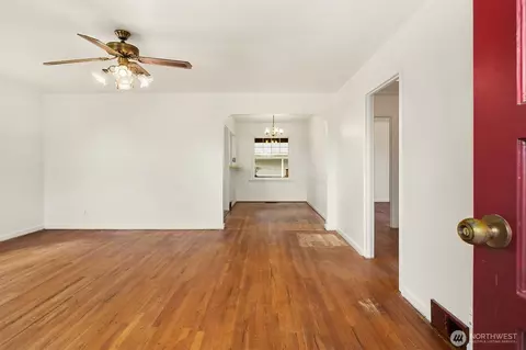 Living - 2230 Oakes Ave, Everett, WA 98201 photo 1 of 4