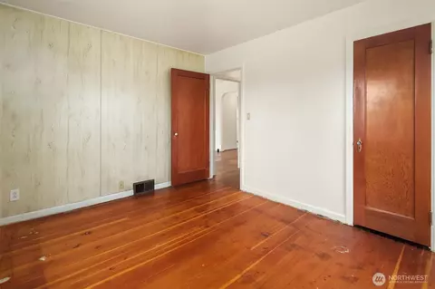 Bedroom - 2230 Oakes Ave, Everett, WA 98201 photo 3 of 3