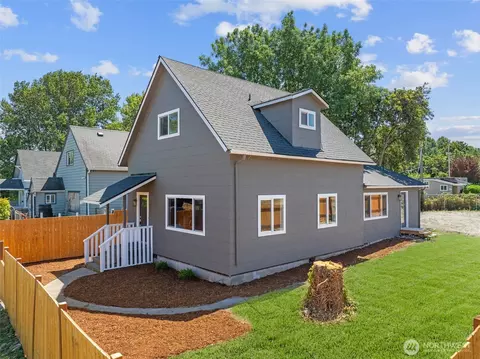 1802 E Wright Ave, Tacoma, WA 98404