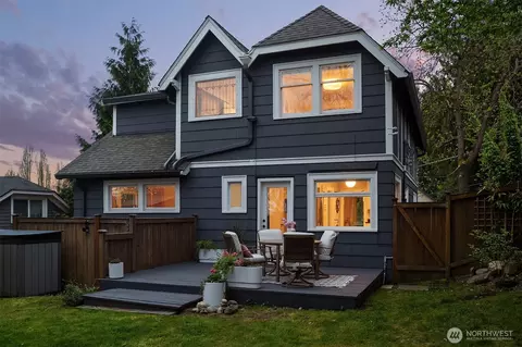 314 NE 56th St, Seattle, WA 98105