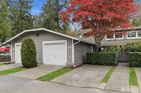 15929 NE 41st St #8B, Redmond, WA 98052