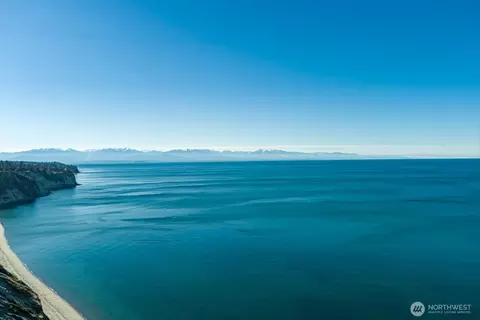 2089 W Beach Rd, Oak Harbor, WA 98277