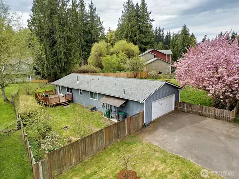 1851 NW Circle Dr N, Poulsbo, WA 98370