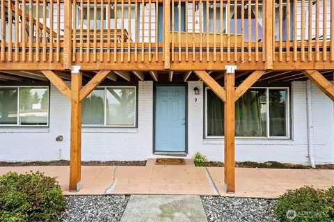 2102 NW Kelly Dr #9, Vancouver, WA 98665