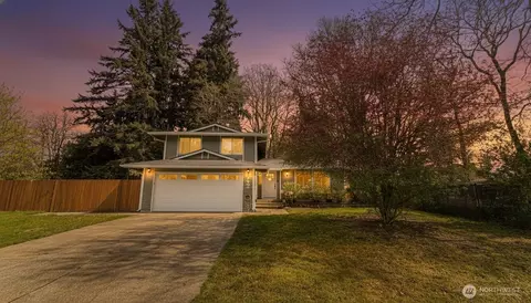 7802 Royal Oak Dr SE, Olympia, WA 98503