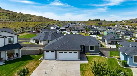 1075 Klamath Ct, Richland, WA 99352