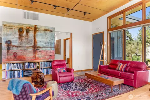 Living - 1013 Riverside Ave, Twisp, WA 98856 photo 3 of 4