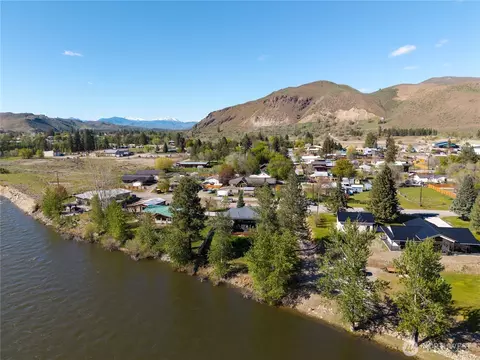View/Area - 1013 Riverside Ave, Twisp, WA 98856 photo 4 of 4