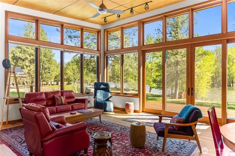 Living - 1013 Riverside Ave, Twisp, WA 98856 photo 2 of 4