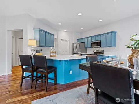 Kitchen - 4119 167th Pl SE, Bothell, WA 98012 photo 7 of 11