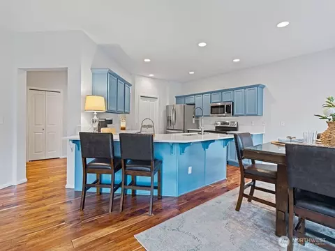 Kitchen - 4119 167th Pl SE, Bothell, WA 98012 photo 10 of 11