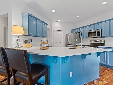 Kitchen - 4119 167th Pl SE, Bothell, WA 98012 photo 3 of 11