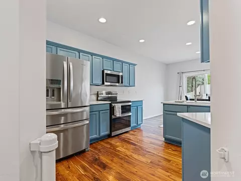 Kitchen - 4119 167th Pl SE, Bothell, WA 98012 photo 4 of 11
