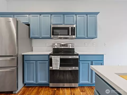 Kitchen - 4119 167th Pl SE, Bothell, WA 98012 photo 5 of 11