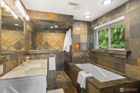 Bath - 747 Olympic Ave, Edmonds, WA 98020 photo 1 of 4