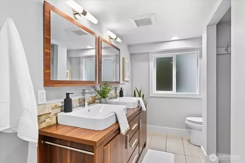 Bath - 747 Olympic Ave, Edmonds, WA 98020 photo 3 of 4