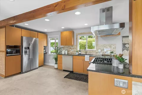 Kitchen - 747 Olympic Ave, Edmonds, WA 98020 photo 1 of 5