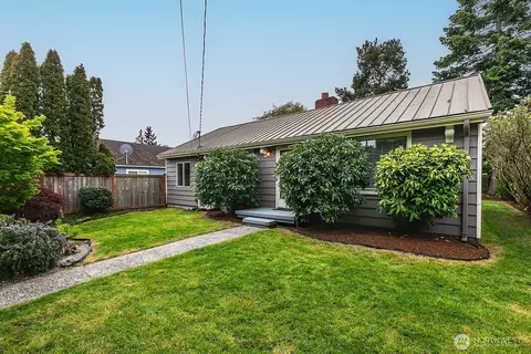 8437 Seward Park Ave S, Seattle, WA 98118