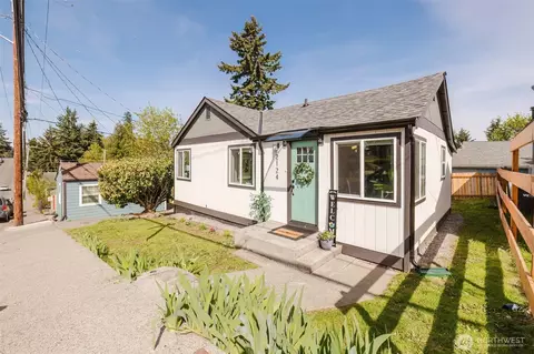 2124 15th St, Bremerton, WA 98312