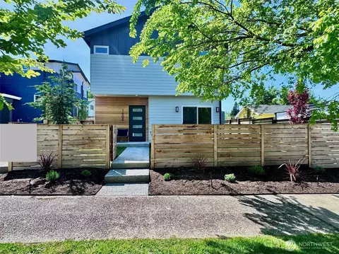 1605 SW Kenyon St, Seattle, WA 98106