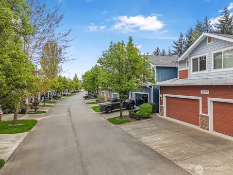 35227 SE Aspen Ln #1202, Snoqualmie, WA 98065