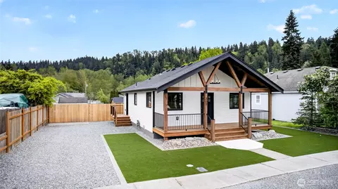 Exterior - 307 Bridge St SE, Orting, WA 98360 photo 2 of 5