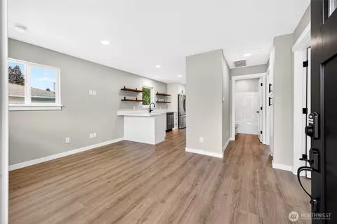 Entry Way - 307 Bridge St SE, Orting, WA 98360 photo 1 of 2