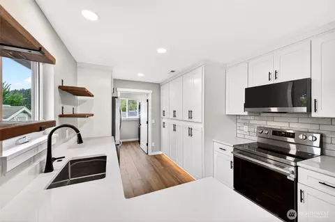 Kitchen - 307 Bridge St SE, Orting, WA 98360 photo 4 of 4
