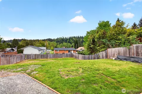 Exterior - 307 Bridge St SE, Orting, WA 98360 photo 4 of 5