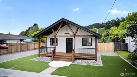 Exterior - 307 Bridge St SE, Orting, WA 98360 photo 3 of 5
